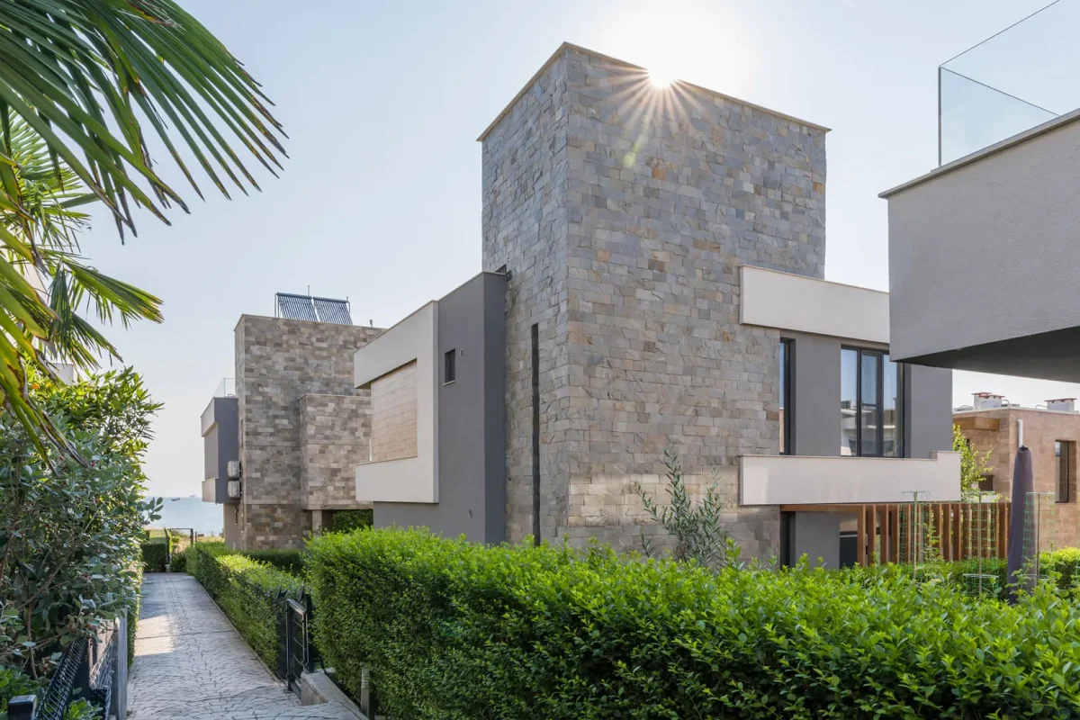 Amaya Home 1 · кадър 17